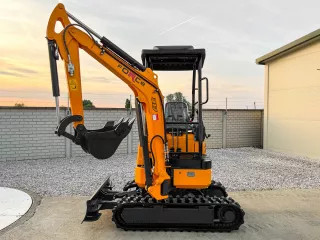 Force 317 midi trencher / excavator