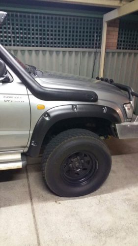 Kut Snake plastic fender flares Toyota Hilux 167 1996-2004